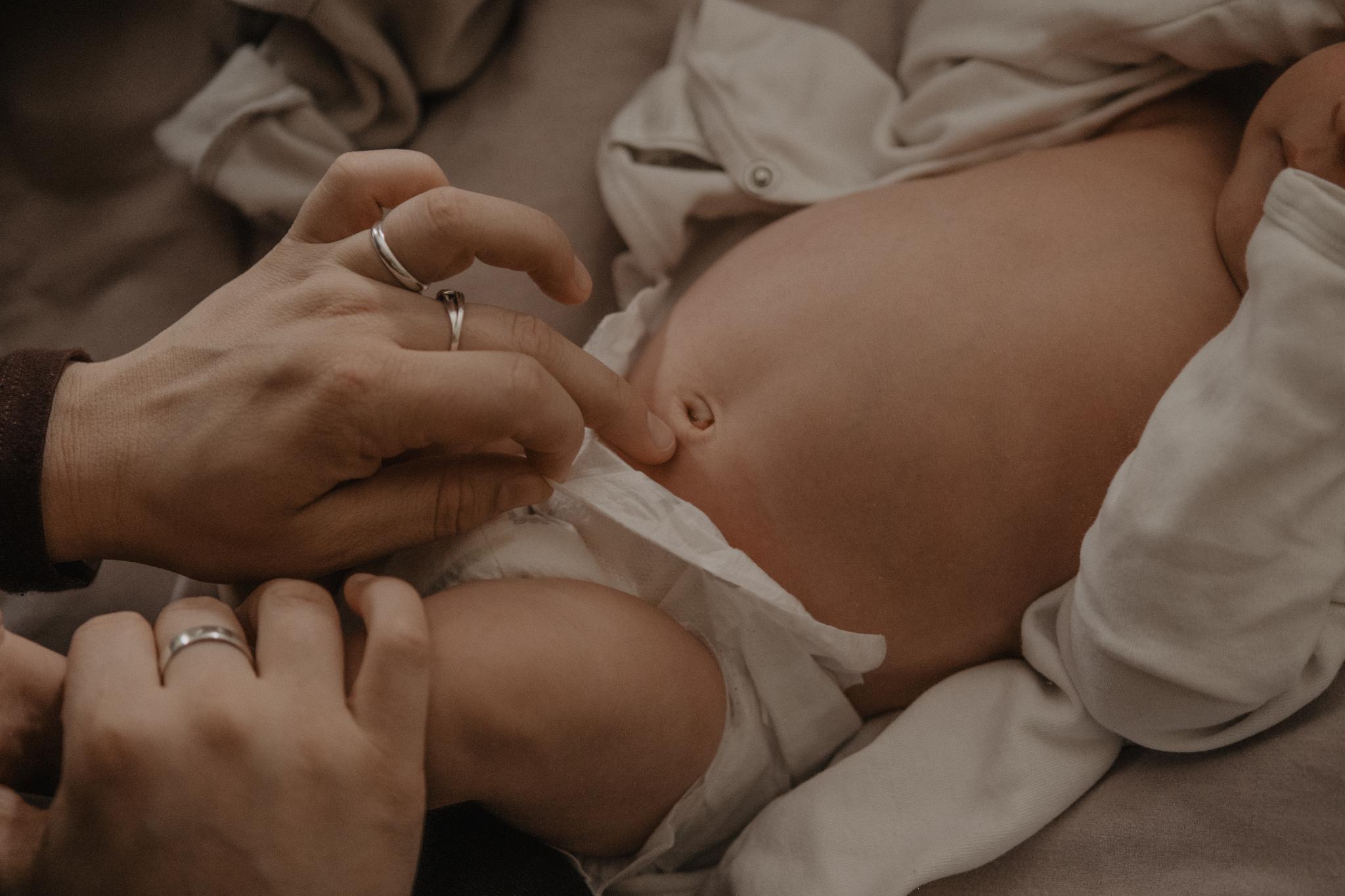 Babymassage - Sanfte Hände